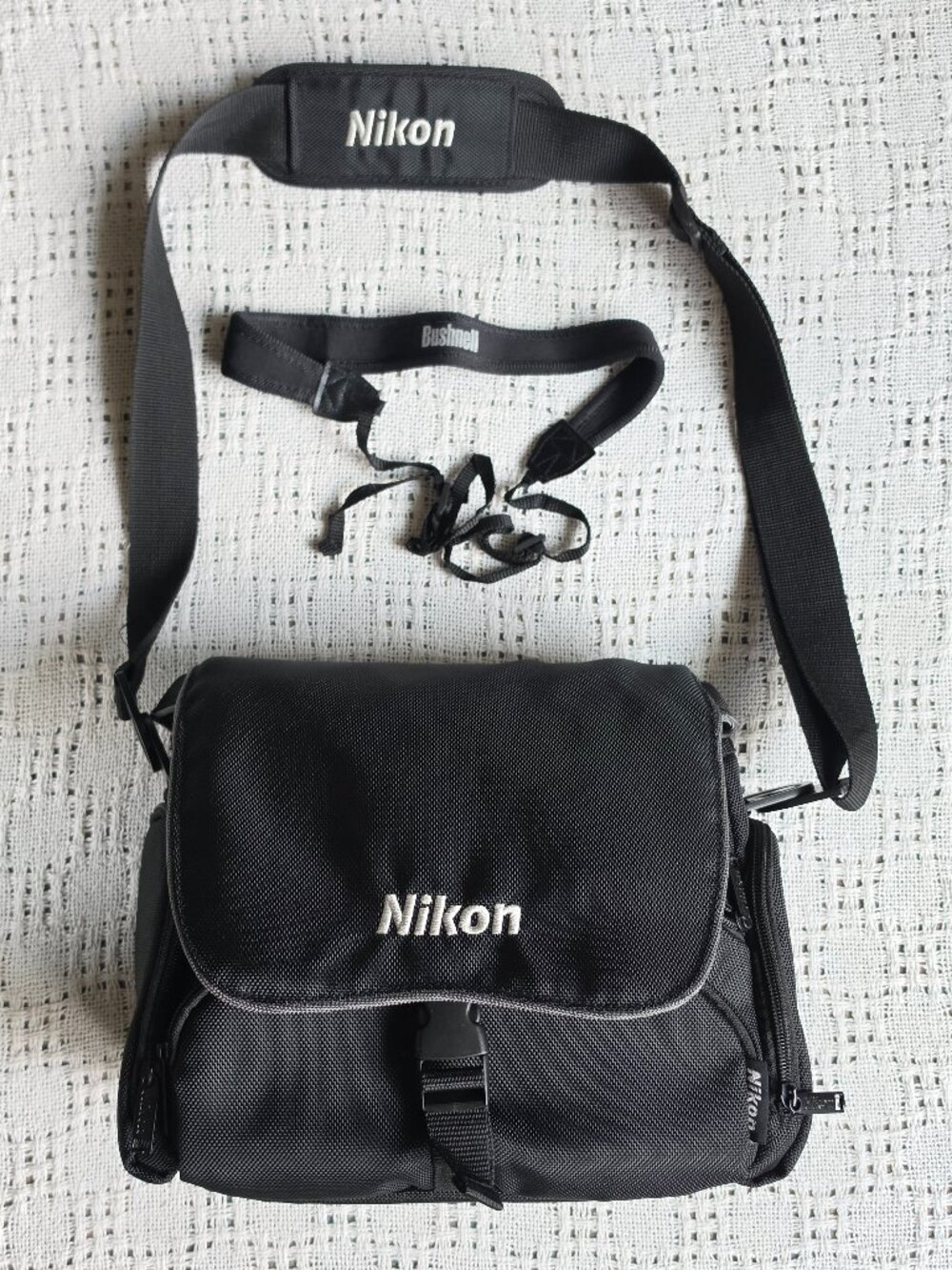 NEW Nikon 30801 Digital SLR Messenger Bag + Bushnell Neoprene Neck Strap Bundle